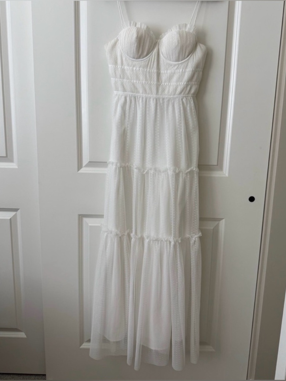 Selfie Leslie White Mesh Overlay Tiered Bustier Maxi Dress - Picture 2 of 6